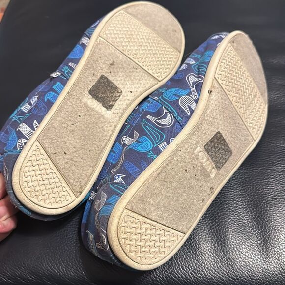 TOMS ALPARGATA Blue Multi Birds Slip-On Shoes - Picture 4 of 11